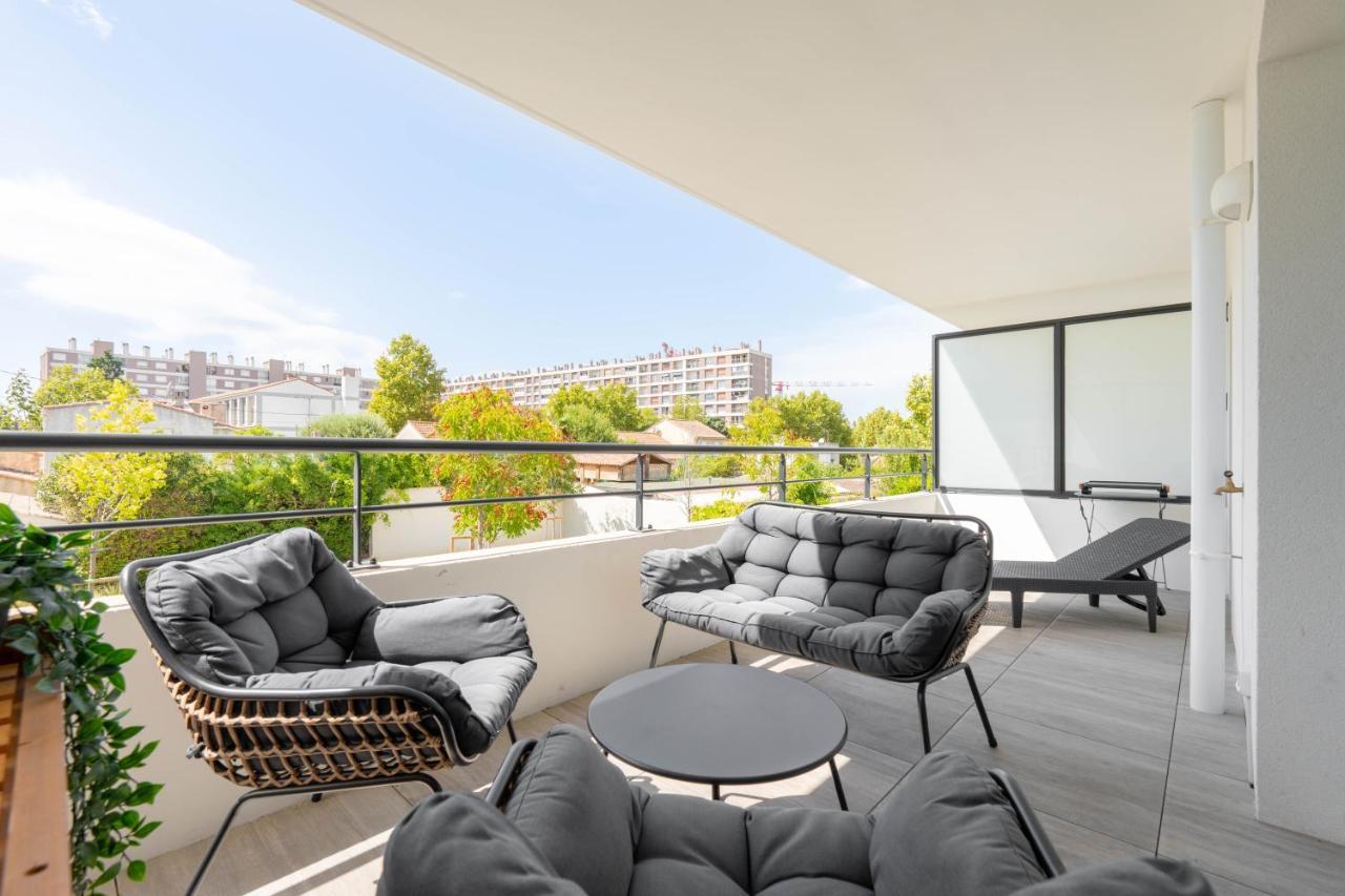 T2 Entre La Et Le Velodrome-terrasse / Parking Apartment