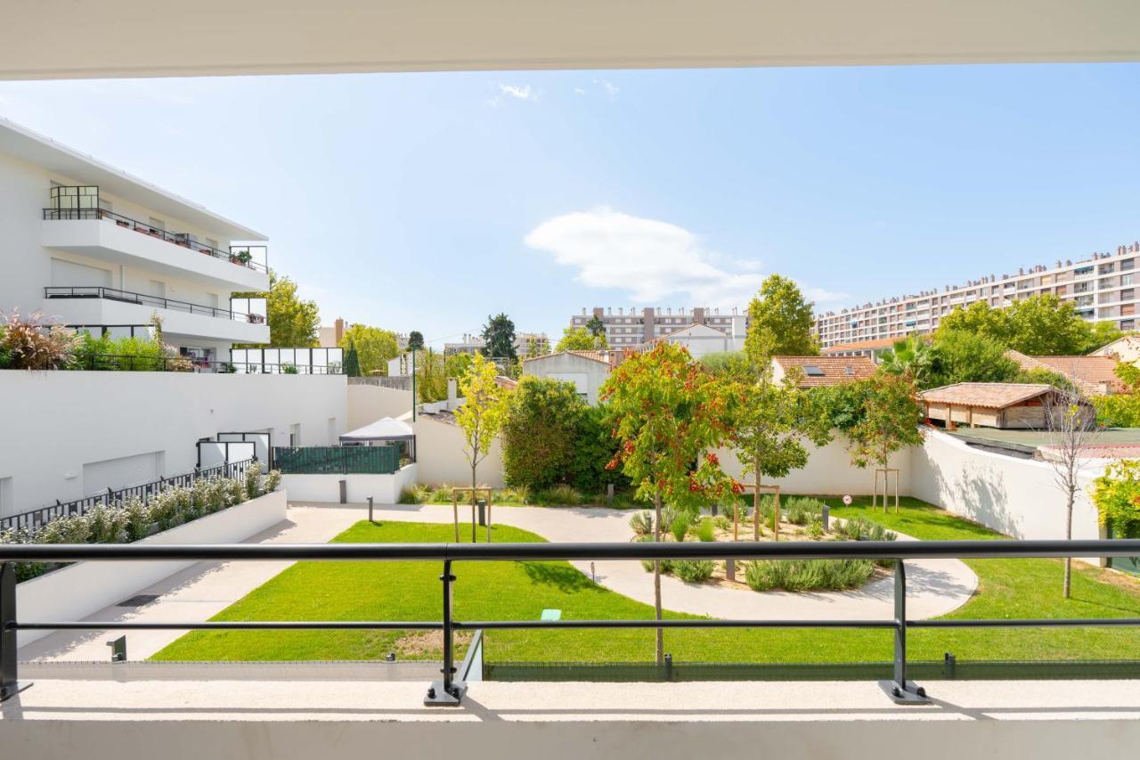 Apartment T2 Entre La Et Le Velodrome-terrasse / Parking Marseilles