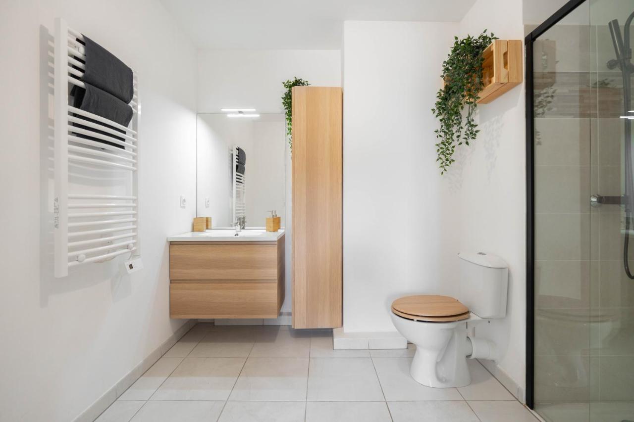 T2 Entre La Et Le Velodrome-terrasse / Parking Apartment