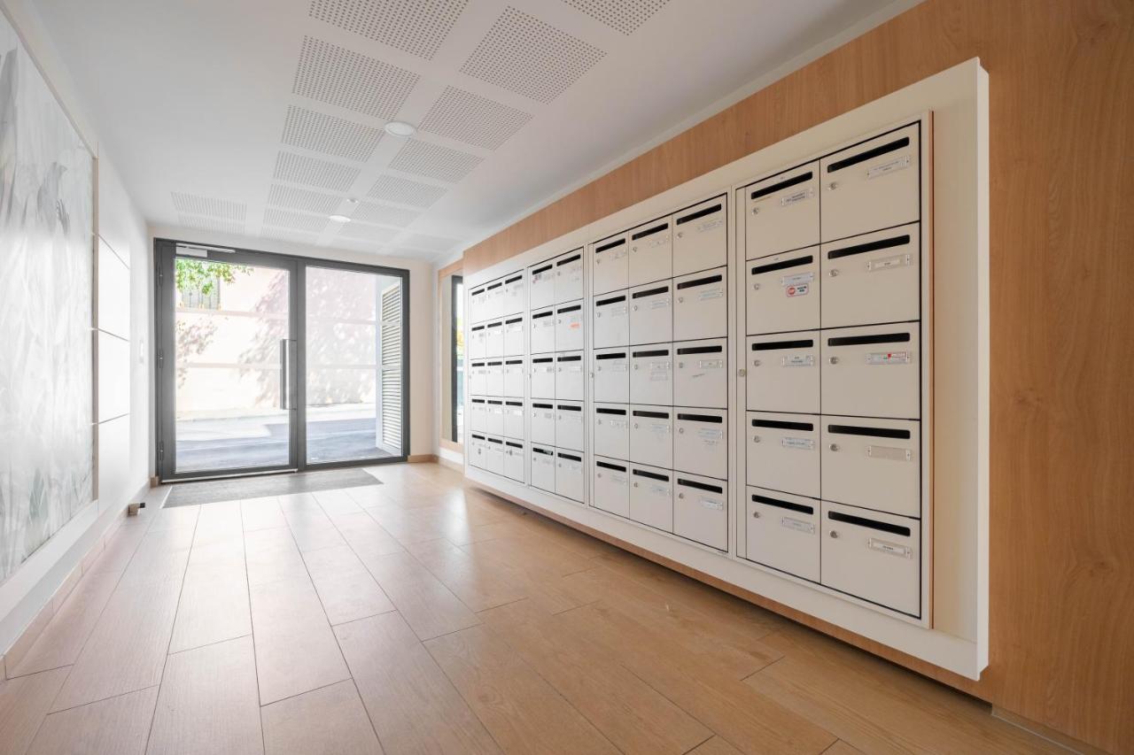 T2 Entre La Et Le Velodrome-terrasse / Parking Apartment *