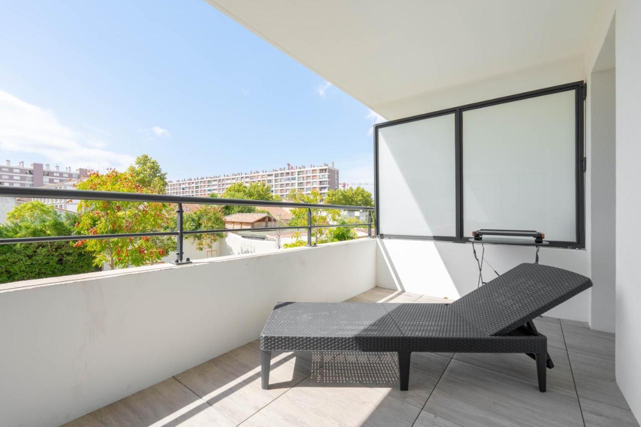 T2 Entre La Et Le Velodrome-terrasse / Parking Apartment
